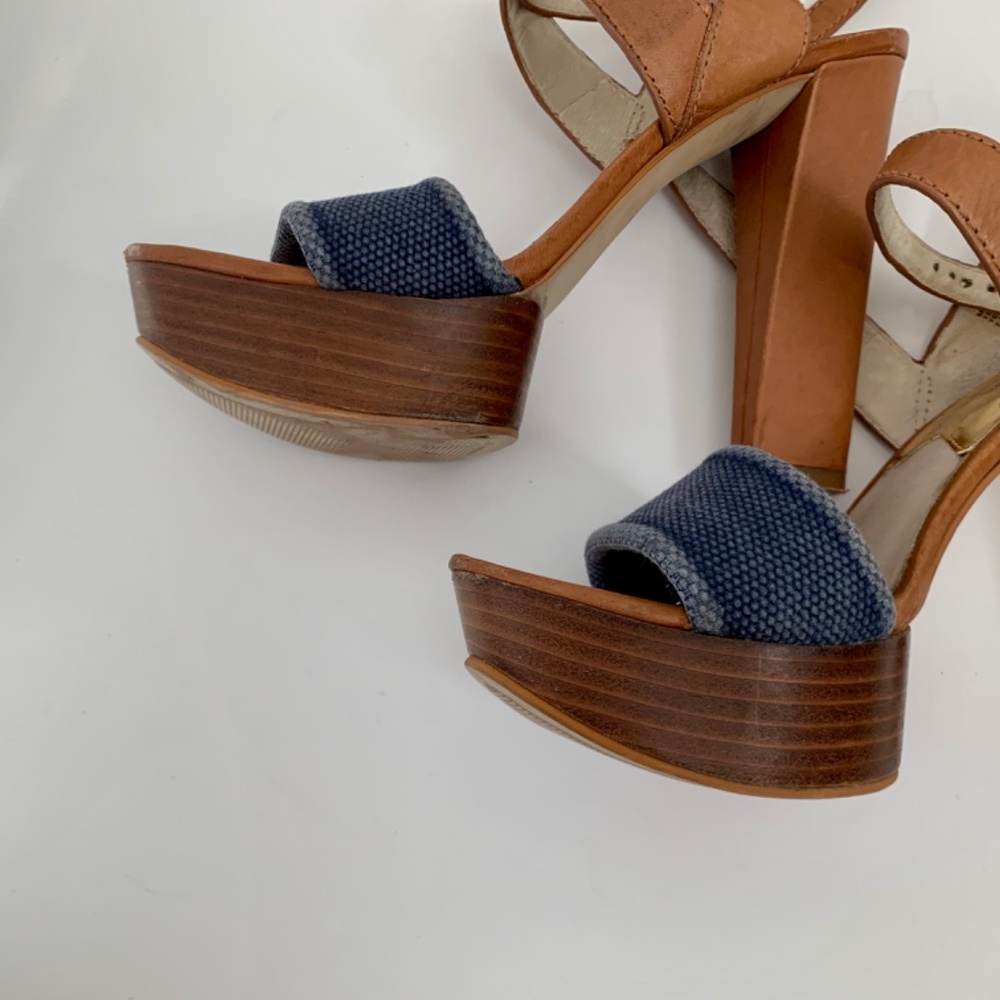 Michael Kors Summer Heels *Buckle Missing - Picture 8 of 16